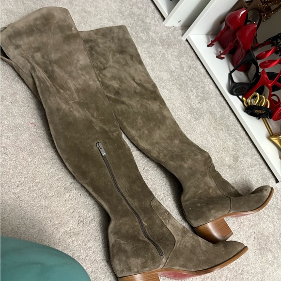 Christian Louboutin over knee boot - Picture 8 of 10